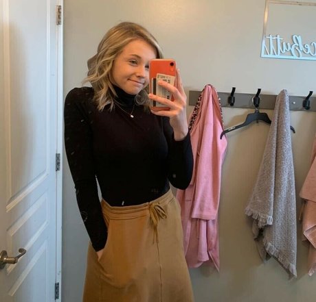 Kira Graceeee pornstar beautiful gallery