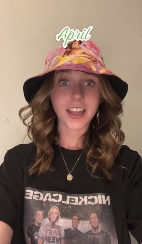 Kira Graceeee star erotic pics