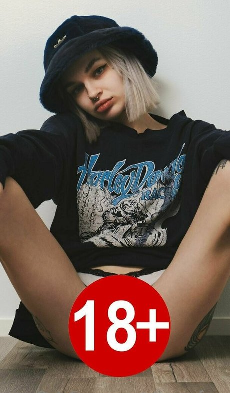 ellenaafree model exclusive image