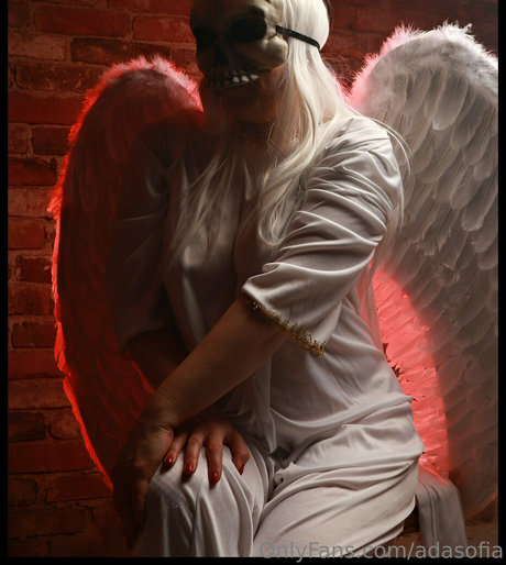 adasofia art model pics