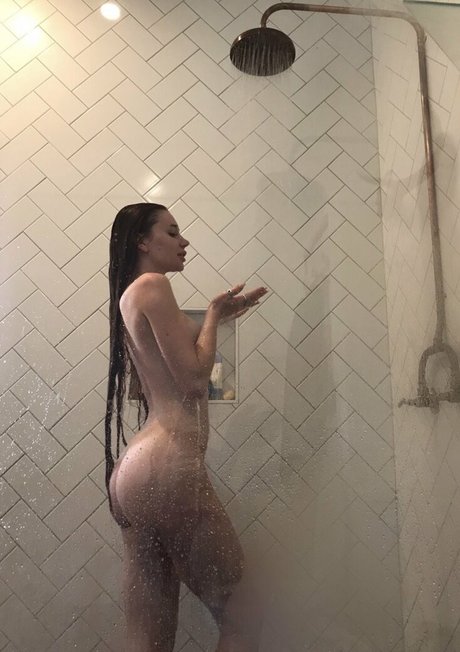 Universal Angel pretty actress pic