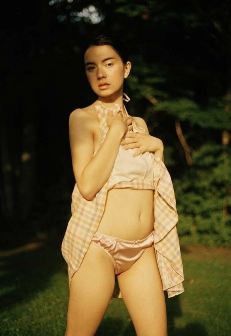 Mia Kerin model perfect img