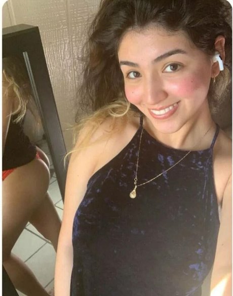 kristalqr hot model pic