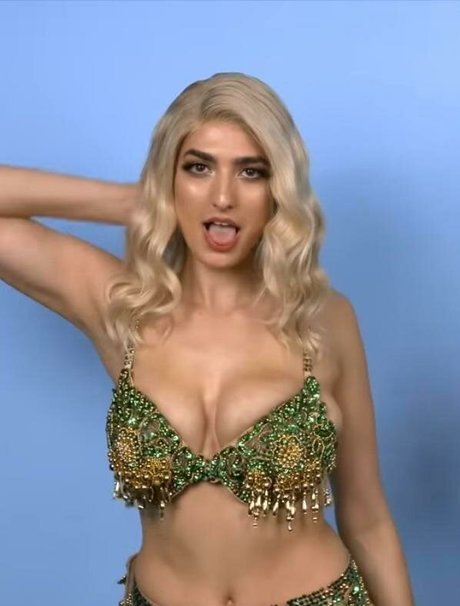 Rachel Levin model porn gallery