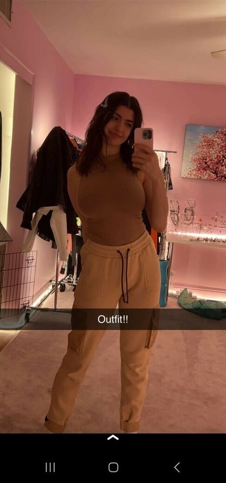 Rachel Levin hot actress image