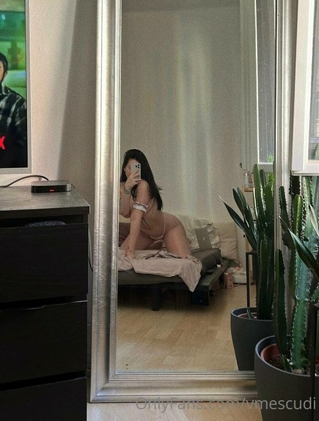 vmescudi model hot images