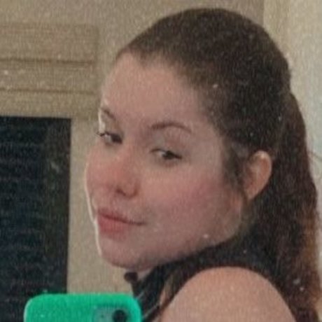 Kahsanoni naked model img