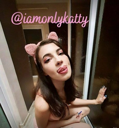 lollymolli exclusive actress picture