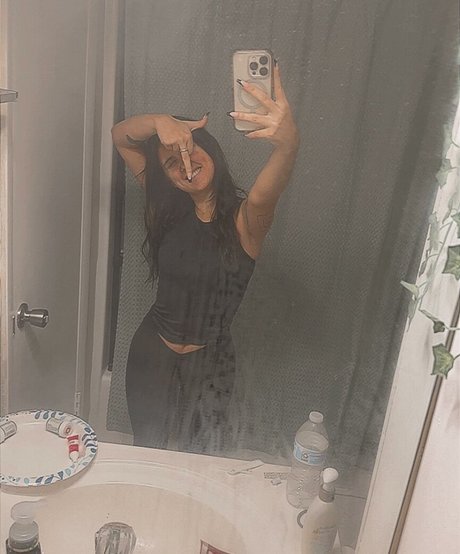 okokchanel model xxx image