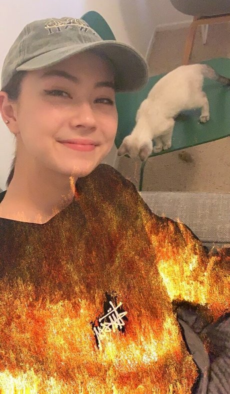 Lauren Tsai model nude pictures