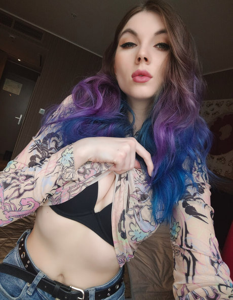 Lipisinkaaa model free pics