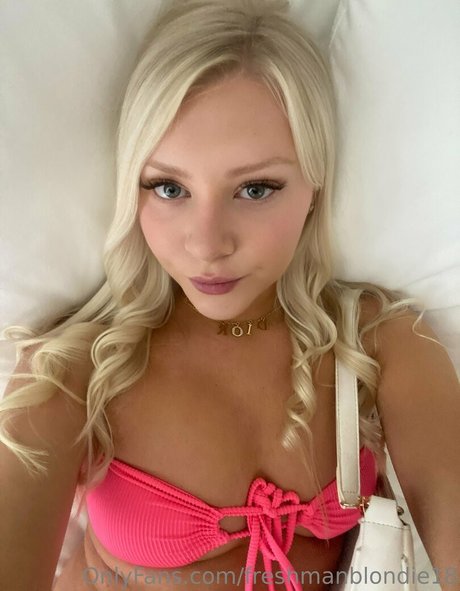 freshmanblondie18 pornstar xxx gallery