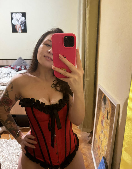 nataly queen model art pic