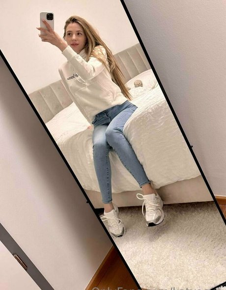 katyasun naked model picture