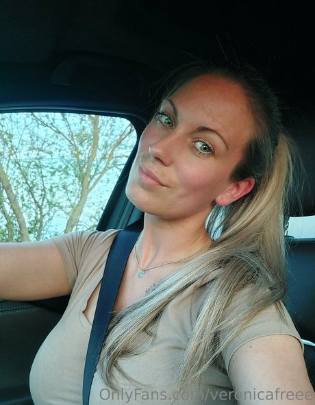 veronicafreee naked model image