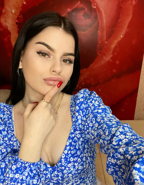 nika dream hd actress img