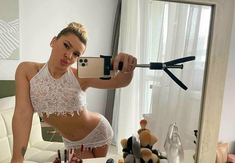 ivvydiamond high quality pornstar pictures