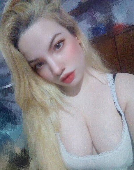 Lucy Barnes sexy pornstar picture