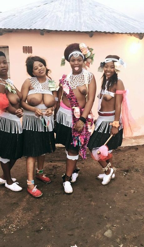 Miss Sompicy erotic actress pics