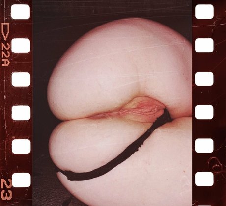 thebuttholequeen nude star photos