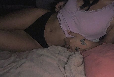 Jenny Ozuna pornstar pretty picture