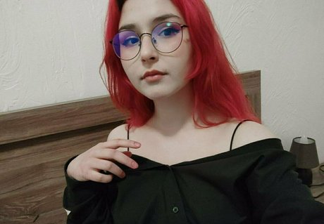 skarleeet model sexy images