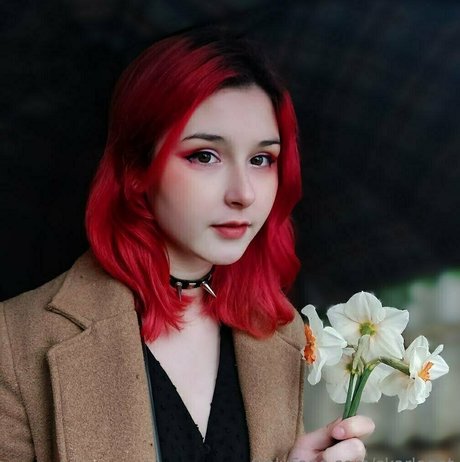 skarleeet star hot photo