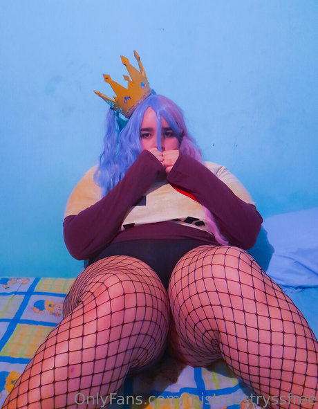 mistresstryss model naked gallery