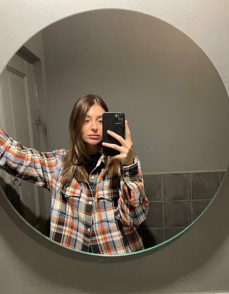 pollylittlecaprice nudes pornstar pic