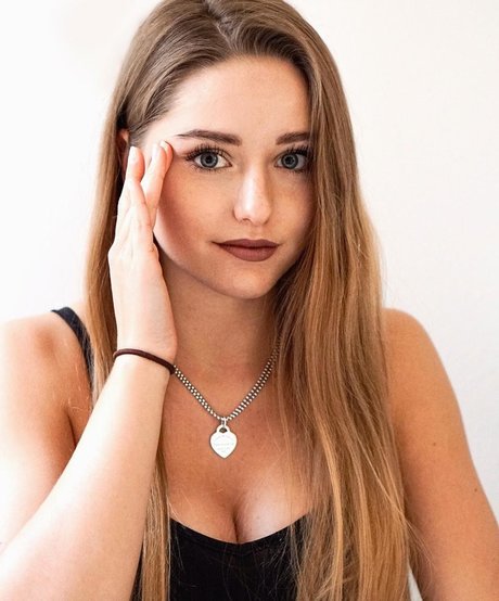 melaniehfl model best photo