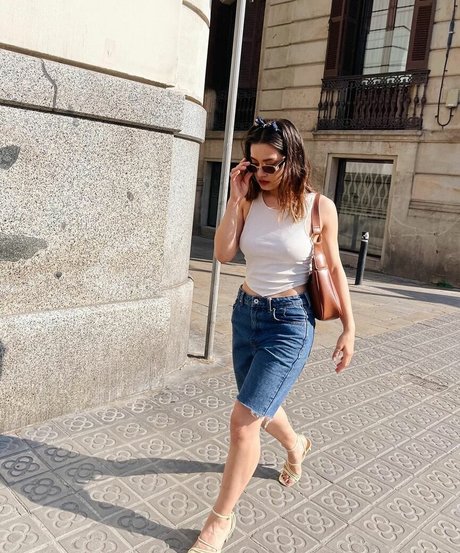 Anne Whisper nice star pic