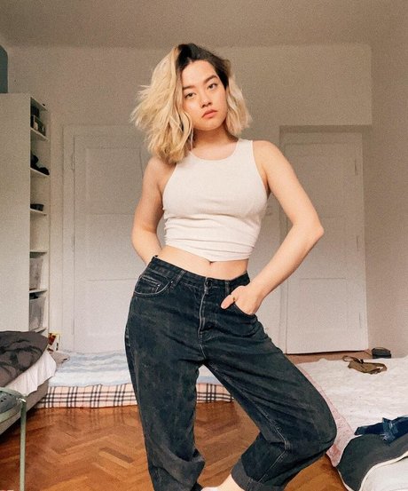 Anne Whisper star naked pics