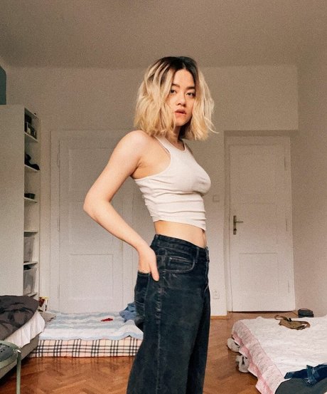 Anne Whisper star free photo