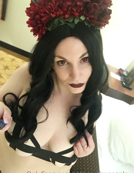 Littleredfox sexy actress picture