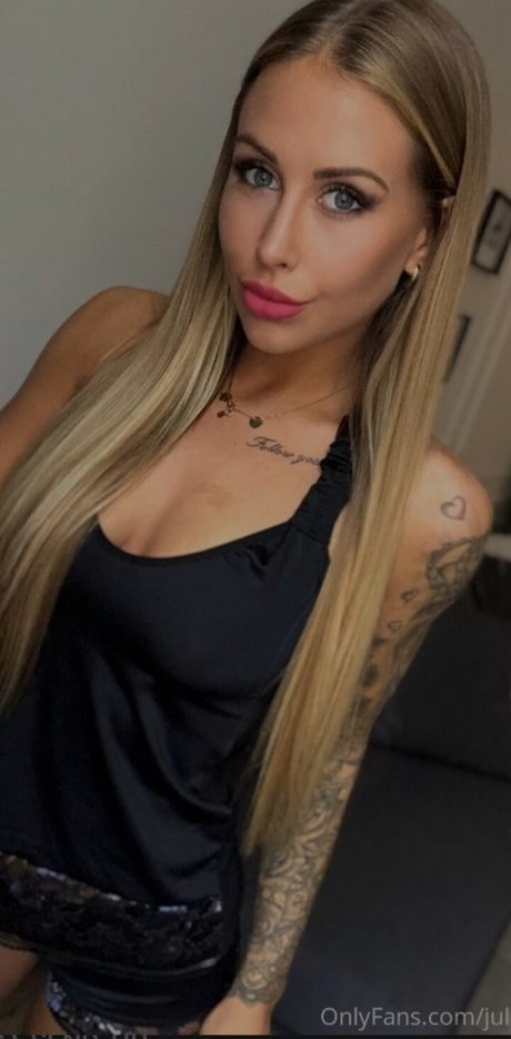 Julia Madaj beautiful model archive