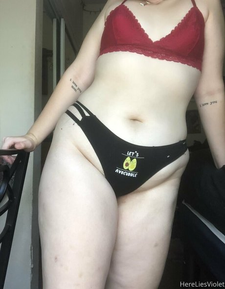 hereliesviolet star adult picture