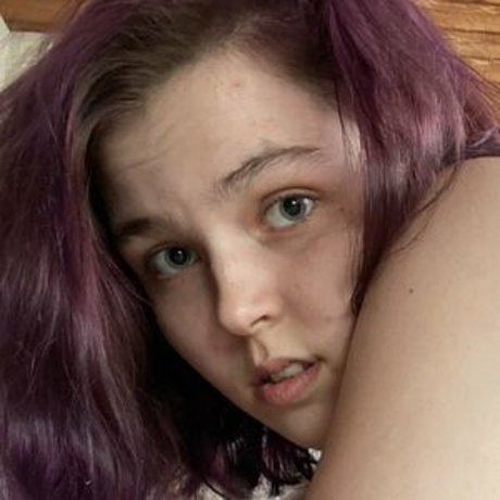 hereliesviolet Profile pic