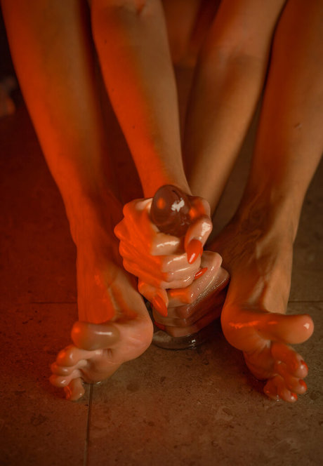 topcreators model pornographic pic