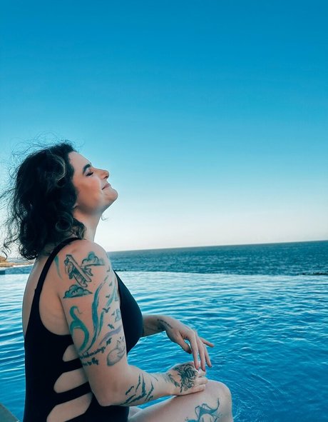 Alice Aquino nice pornstar pics