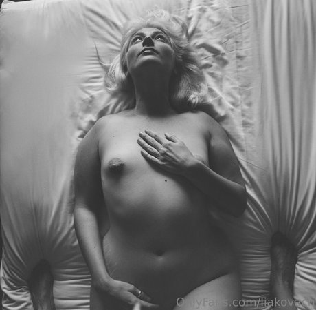 liakovach erotic actress img