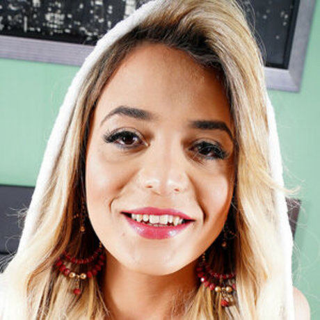 Yasmine De Castro pornstar free img