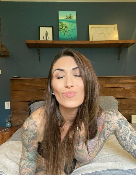 aliinwunderland pornstar adult photo