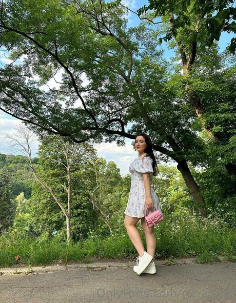 mi ameli nude model gallery