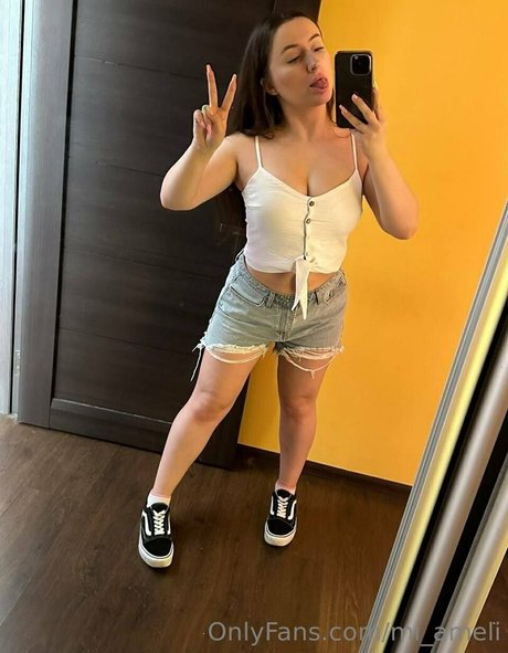 mi ameli perfect model photo