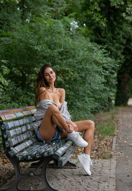 leedali exclusive model gallery