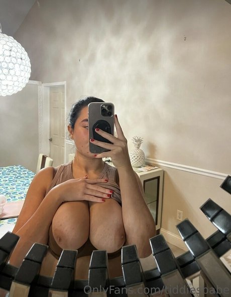 tiddiesbabe pretty actress image