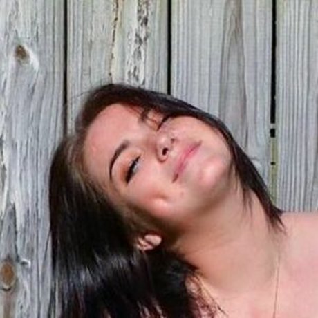 Mackenzie J model nude pictures