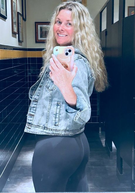 Mackenzie J pornstar sex pics