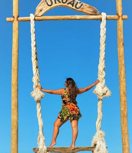 Thais Nakaguma top actress images