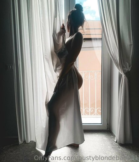 bustyblondebabe21 star best photos